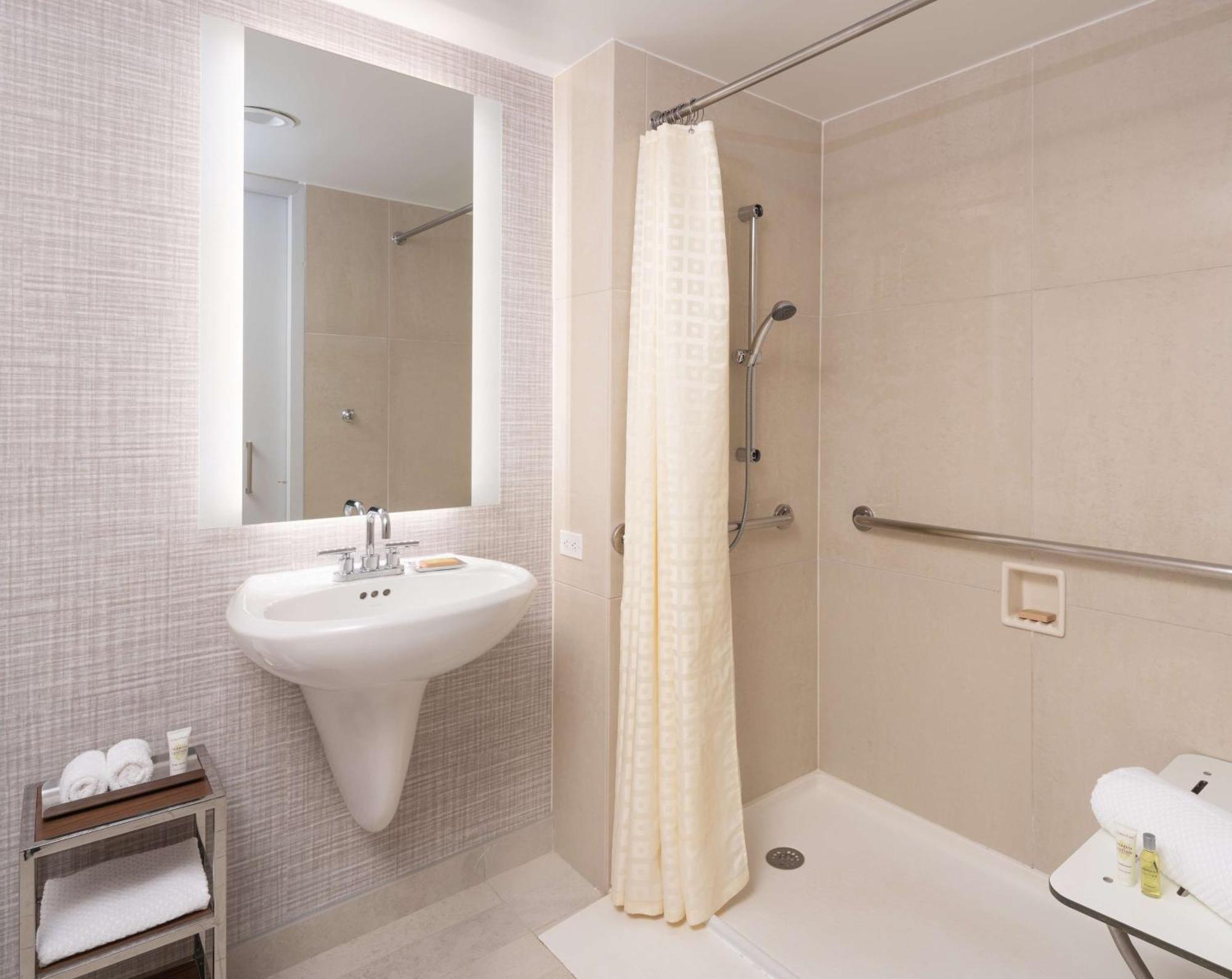 Queen Room Mobility Accessible Shower,1595415289:JPEG